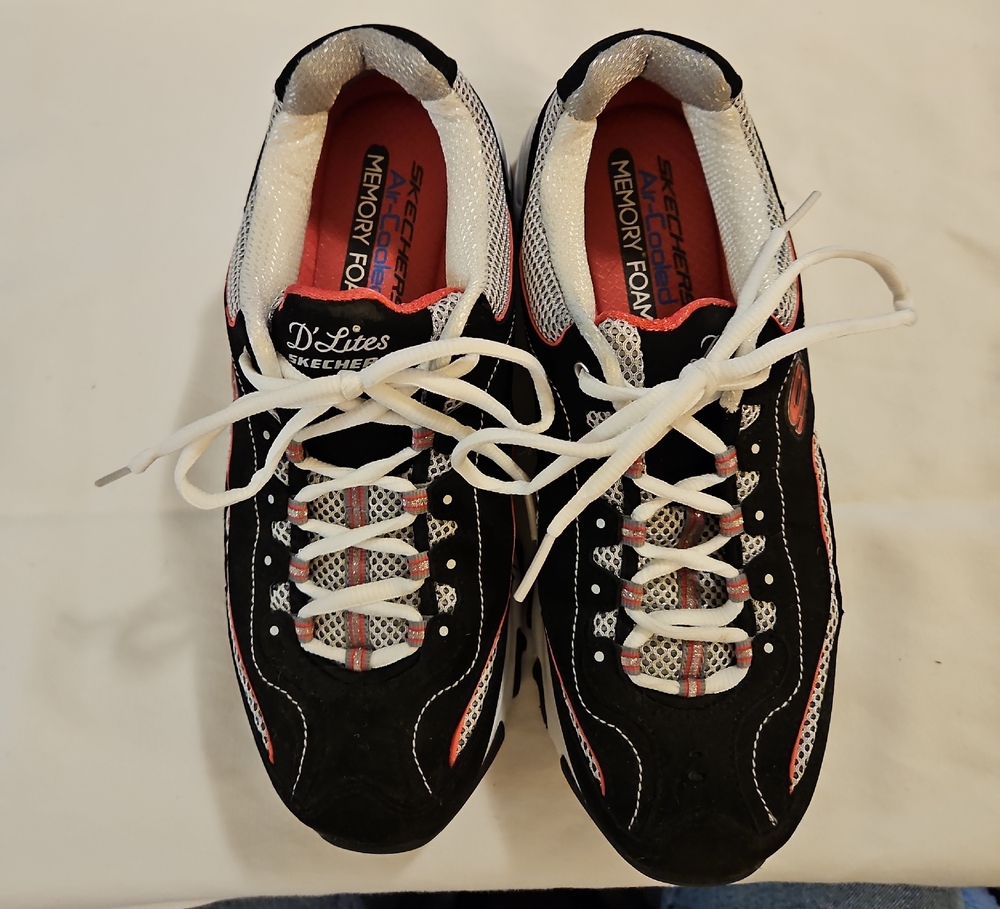 Skechers D'Lites Black and Pink Womens Sneakers